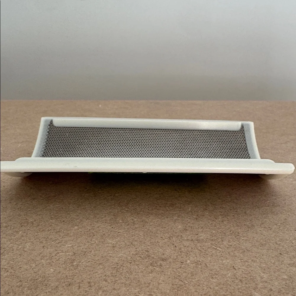 Champion Juicer Standard juicer screen – less pulp than the large hole screen - Picture 3 of 4